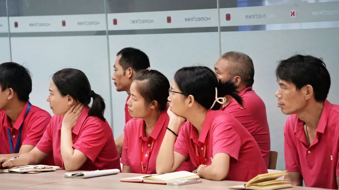 Escort Life | Equipped with AED to Light up the Light of Life