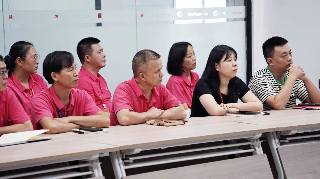 Escort Life | Equipped with AED to Light up the Light of Life