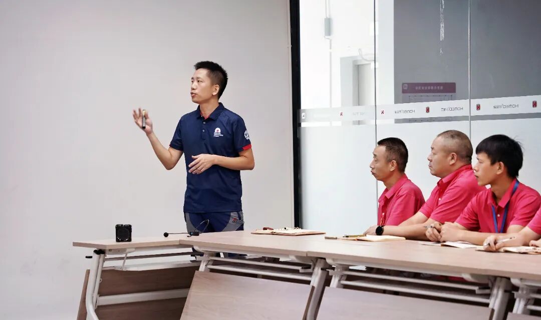 Escort Life | Equipped with AED to Light up the Light of Life